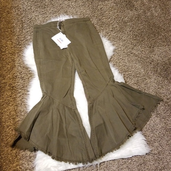 Cinq a Sept Olive Flare Leg Casusl Pants sz 10 - Picture 6 of 8
